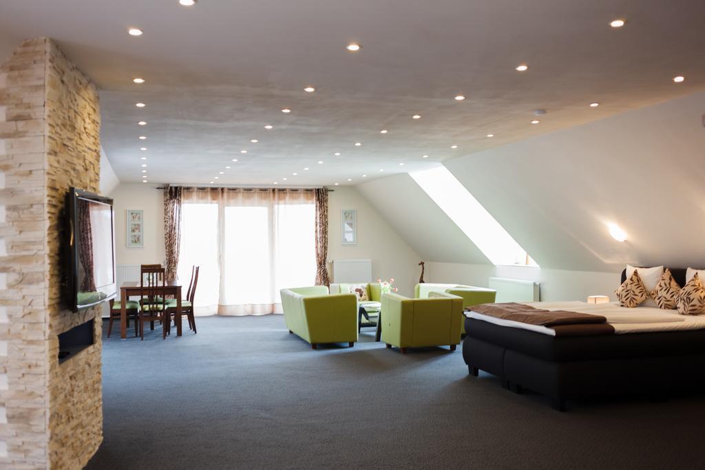 Dittmers Hotel フレンスブルク エクステリア 写真